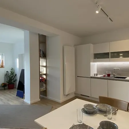 With 2 Bedrooms Semesterbostad