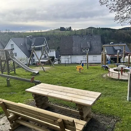 With 2 Bedrooms Semesterbostad *